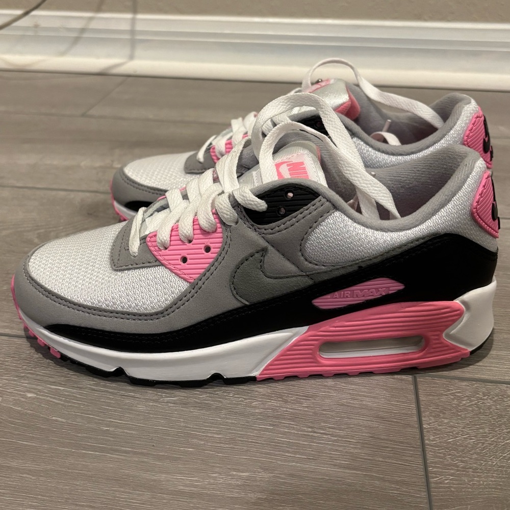 New Nike Air Max 90 women’s size 8 sneakers